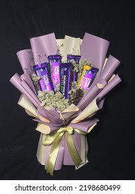 Chocolate Bouqet And Dried Flower For Graduation, Birthday, Gift, Dll. Dairy Milk Bouquet 