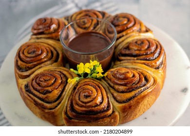 Chocolate Roses Round Babka Cake