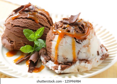 Chocolate Vanilla Ice Cream With Caramel Sauce
