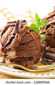 Chocolate Vanilla Ice Cream With Caramel Sauce
