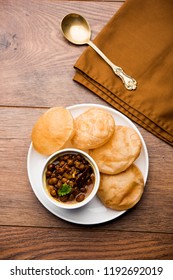 Chole Puri Or Chana Masala With Fried Poori