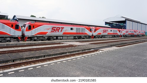 CHONBURI, THAILAND - 30 APR : Locomotive Train And Service Station On 30 April 2022 In Siracha, Chonburi, Thailand