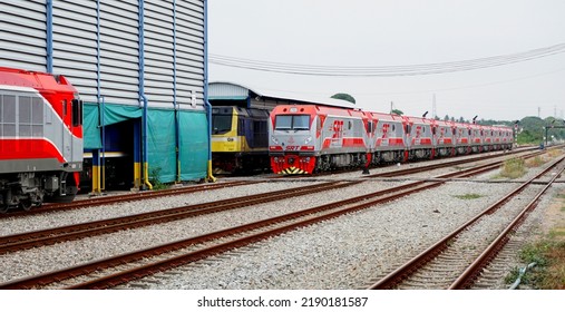 CHONBURI, THAILAND - 30 APR : Locomotive Train And Service Station On 30 April 2022 In Siracha, Chonburi, Thailand