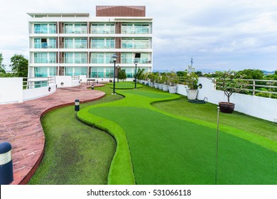 CHONBURI , THAILAND - DECEMBER  2016 : Modern Hotel Has Artificial Roof Top Putting Green For Customers