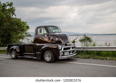 Elephants Baby Elephant Share Road Car Stock Photo (Edit Now) 615189680