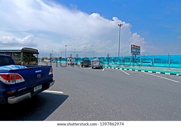 CHONBURI-THAILAND-AUGUST 30 : The Transportation\
car park on the highway in local town, August 30, 2017 Chonburi\
Province,\
Thailand