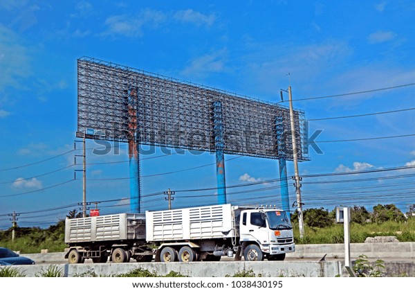 CHONBURI-THAILAND-OCTOBER 14\
: The transportation truck on the new highway, October 14, 2016\
Chonburi Province,\
Thailand