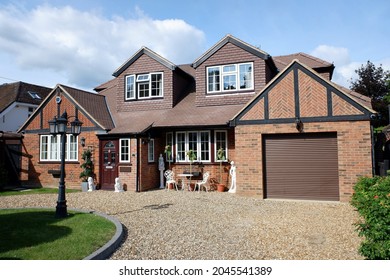 Chorleywood, Hertfordshire, England, UK - September 21st 2021: Large Modernised Bungalow Property With Integrated Garage In Chorleywood