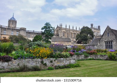 Christ Church College Oxford With Tom Tower