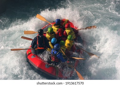 Christchurch, New Zealand - 8 Feb 2006: Grade Five River Rafting For Thrill Seekers