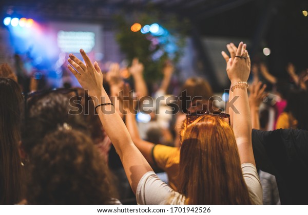 Christian congregation
worship God together