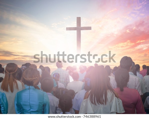 基督徒一起祷告教会集团 人类 十字架 祈祷 崇拜 库存照片 立即编辑