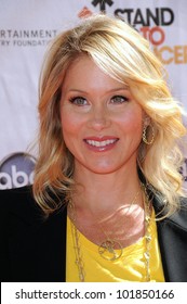 Christina Applegate At The 2010 Stand Up To Cancer, Sony Studios, Culver City, CA. 09-10-10