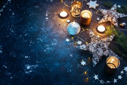 Fundal De Crăciun Cu Decor Festiv, Stele și Lumânări. Fundal De Crăciun Cu Copyspace