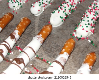 Christmas Chocolate Covered Pretzel Deorating 