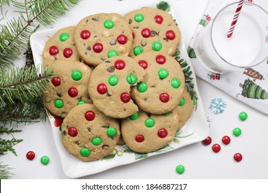 Christmas Cookies, Santa's Cookies, Chocolate Chips Cookies - Powered by Shutterstock