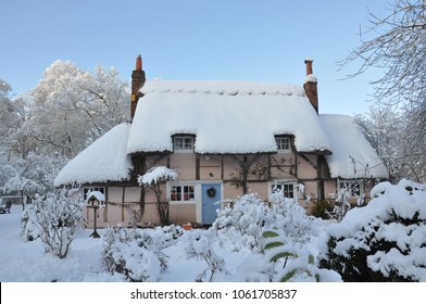 Christmas Cottage Snow
