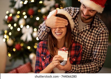 280,425 Couples christmas Images, Stock Photos & Vectors | Shutterstock