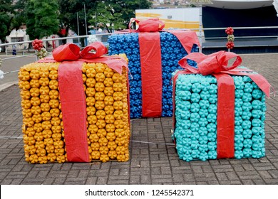 Imagenes Fotos De Stock Y Vectores Sobre Crafts Plastic Bottles