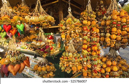 259 Bratislava Christmas Market Images, Stock Photos & Vectors ...