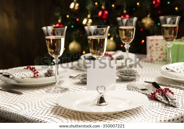 Christmas Dinner Table Traditional Christmas Decorations