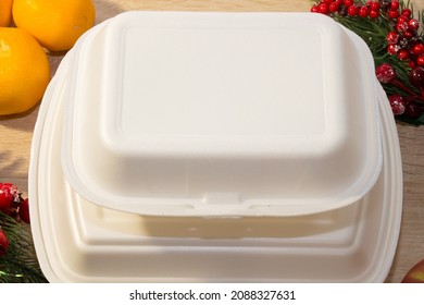 Christmas Food Delivery Service. Disposable Containers For Carrying Food During A Pandemic.