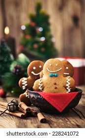 Christmas Food. Gingerbread Man Cookies In Christmas Setting. Xmas Dessert