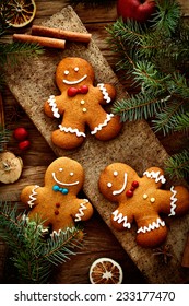 Christmas Food. Gingerbread Man Cookies In Christmas Setting. Xmas Dessert