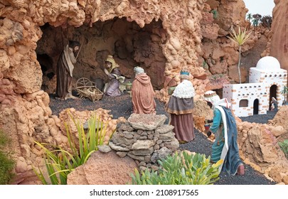 Christmas Nativity Scene In A Stable With Baby Jesus In A Manger, Mary And Joseph - Three Kings Arriving