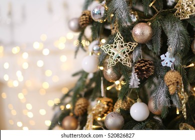 Christmas Tree, Gifts