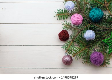 1000 Yarn Ball Christmas Stock Images Photos Vectors