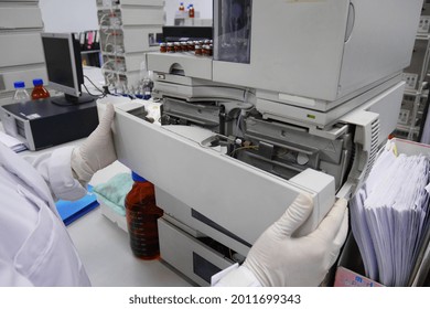 Chromatograph For High Performance Liquid Chromatography (HPLC)