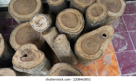 Chunks Of Wood Will Become Wood Carving Art