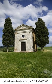 Church Of Madonna Di Vitaleta, Housing A 