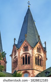 Church On St. Mary, Gelnhausen, Germany.  It Shows Both Romanesque And Gothic Architecture Elements