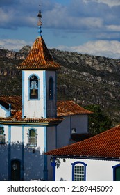 The Church Of Our Lady Of The Rosary, Or Igreja De Nossa Senhora Do Rosário, In The World Heritage-listed Old Town Of Diamantina, Surrounded By The Rugged Serra Do Espinhaço, Minas Gerais, Brazil