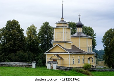 教会屋根 の画像 写真素材 ベクター画像 Shutterstock