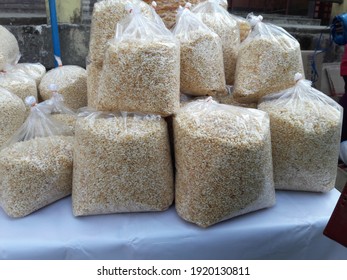 churmura or laiya or murmure, puffed rice, used as snack in India