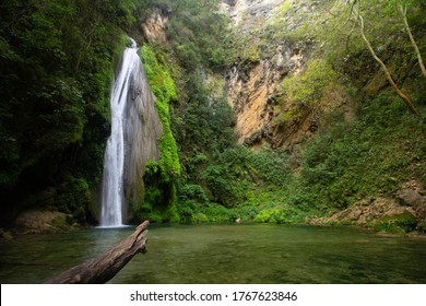 Chuveje Waterfall In The Sierra Gorda Querétaro