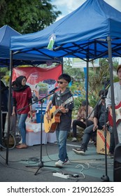 Cilacap,August 07,2022.Street Singers Perform Street Music Performances At Fashion Week Events.