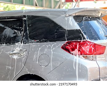 Cilegon, Indonesia - Sep 03, 2022 : A Car With Snow Foam Car Wash. Photo Illustration Of Car Wash. Perfect For Articles Or Any Marketing Purposes.