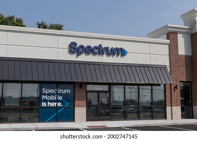 Cincinnati - Circa July 2021: Spectrum Cable, Internet And TV Consumer Store. Spectrum Is Part Of Charter Communications.