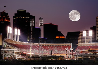 Cincinnati Ohio After Sunset, Reds Vs Cubs