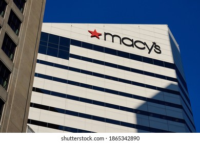 Cincinnati, Ohio USA - December 1, 2020: One Of Ohio's Largest Cities, Downtown Cincinnati Is Home Many Corporate Headquarters Including Macy's, Kroger, Fifth Third Bank And The Cincinnati Enquirer.