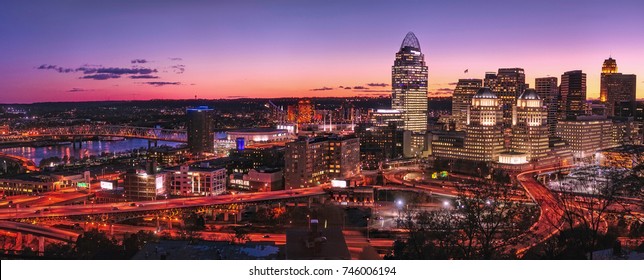 
Cincinnati skyline at night
