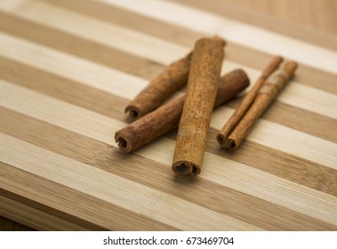 cinnamon rolls or sticks - Shutterstock ID 673469704