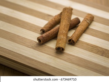 cinnamon rolls or sticks - Shutterstock ID 673469710