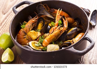 Cioppino Seafood Soup