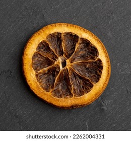 circle consisting of a dried orange