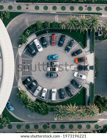 Circle Parking Lot - Porsche Design Tower - Miami - DRONE